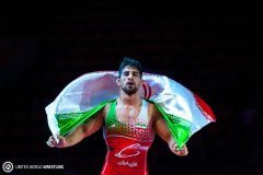 یونس امامی با پرچم ایران